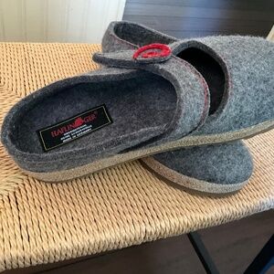 Size 41 woman’s Haflinger clogs
